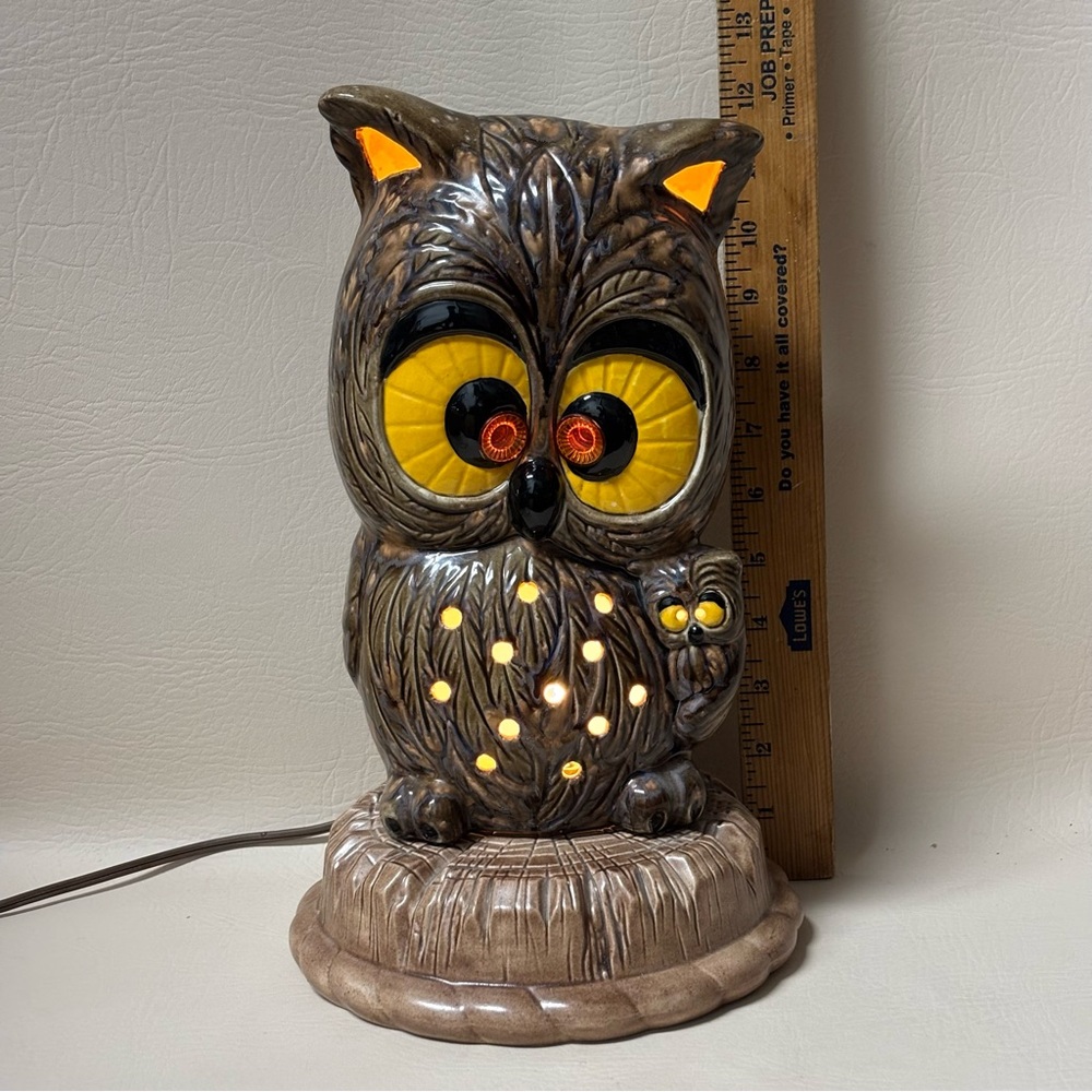 Vintage ceramic Owl & Baby lamp, often identified as a "TV lamp" from the 1970s. - Picture 4 of 8